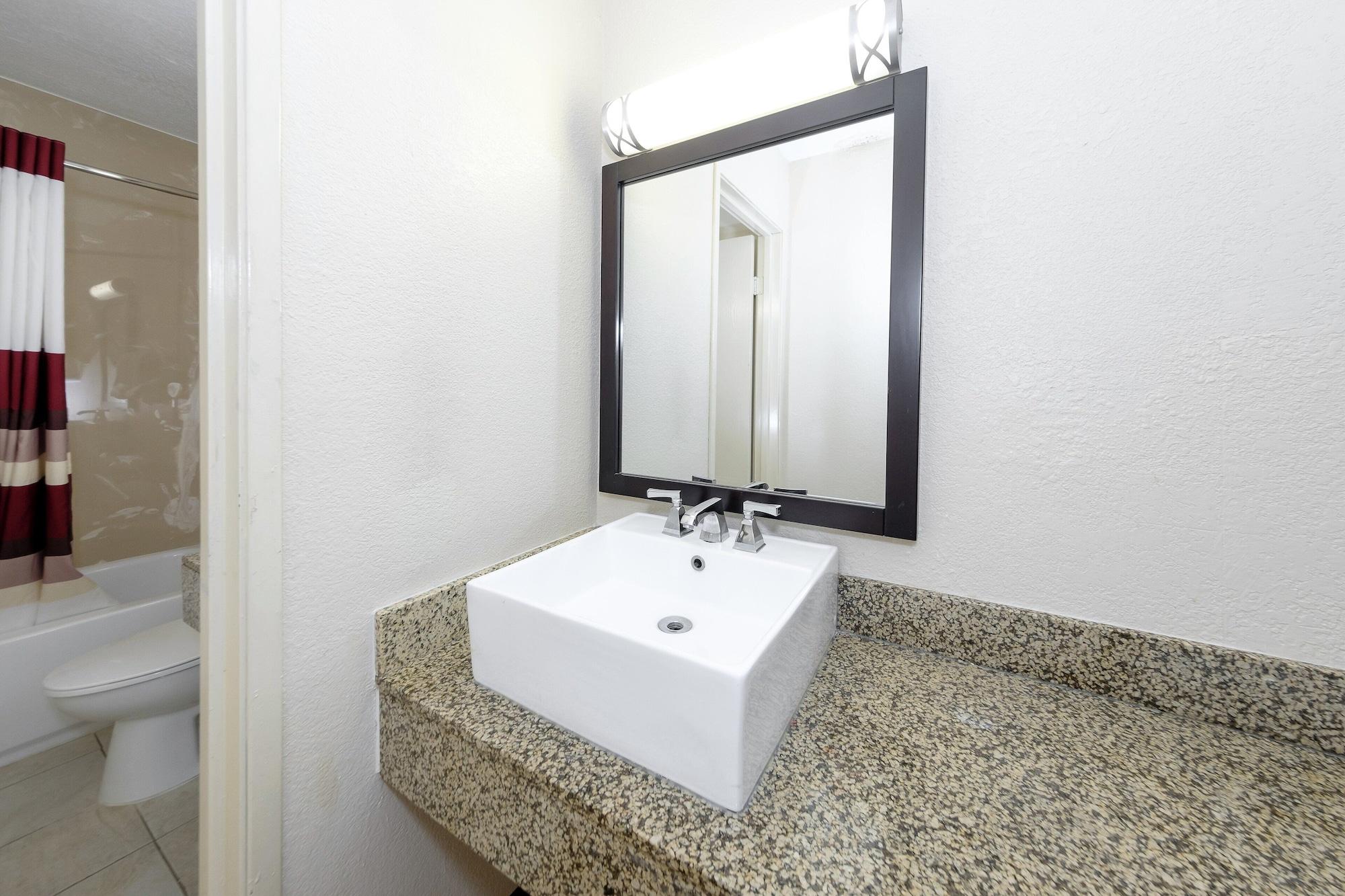 Red Roof Inn Jacksonville - Cruise Port Екстер'єр фото