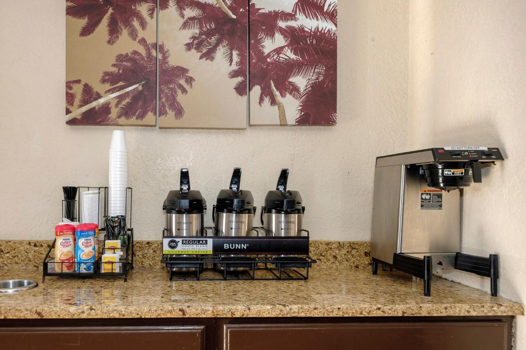 Red Roof Inn Jacksonville - Cruise Port Екстер'єр фото